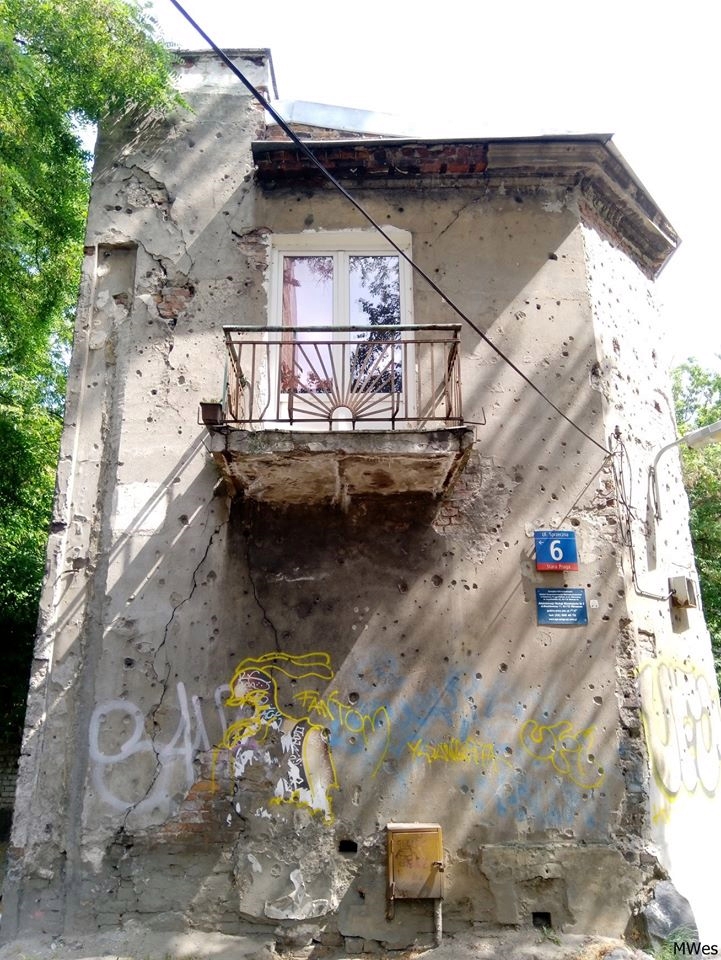 Balkon na ścianie szczytowej. Fot. Monika Wesołowska, 2020, źródło: lapidarium detalu.