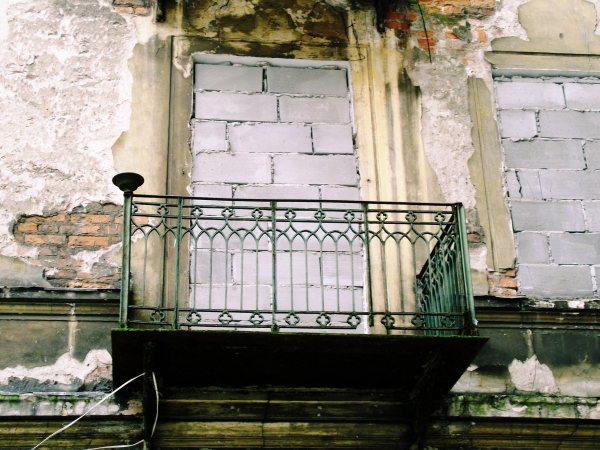 Balkon oficyny. Fot. Monika Wesołowska (zdjęcia archiwalne), źródło: zabytek.co