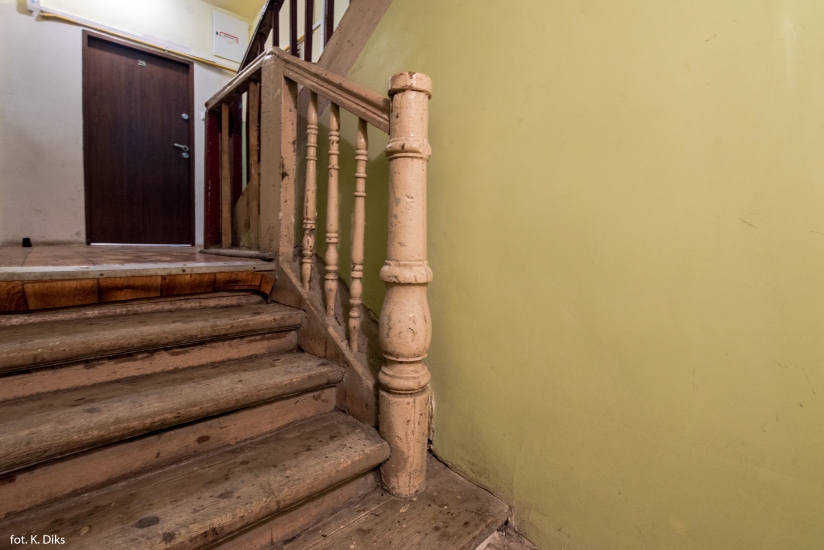 Balustrada schodów w oficynie poprzecznej. Fot. Kaja Diks, 2019, źródło: lapidarium detalu.