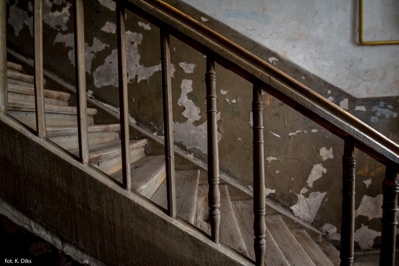 Balustrada schodów. Fot. Kaja Diks, 2019, źródło: lapidarium detalu.