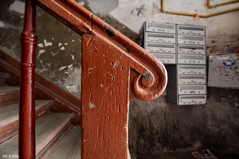 Balustrada schodów. Fot. Kaja Diks, 2019, źródło: lapidarium detalu.