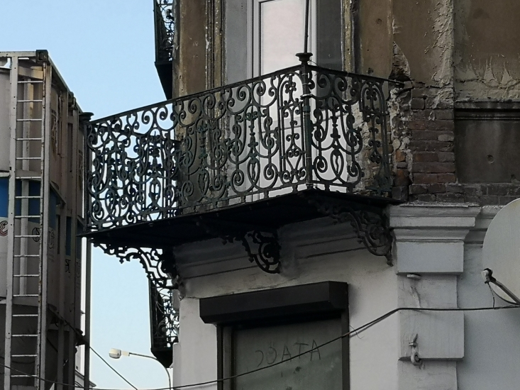 Balkon narożnika. Fot. Anna Laskowska, 2019, źródło: lapidarium detalu.