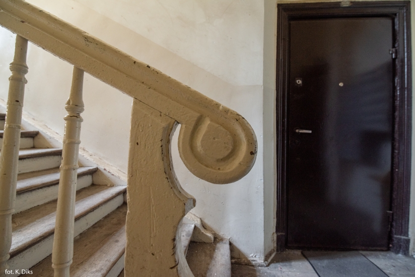Balustrada schodów, klatka schodowa prawej oficyny. Fot. Kaja Diks, 2019, źródło: lapidarium detalu.