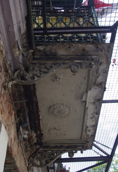 Balkon od strony Stalowej, 1. piętro Fot. Jolanta Wojciechowska, 2019, źródło: lapidarium detalu.