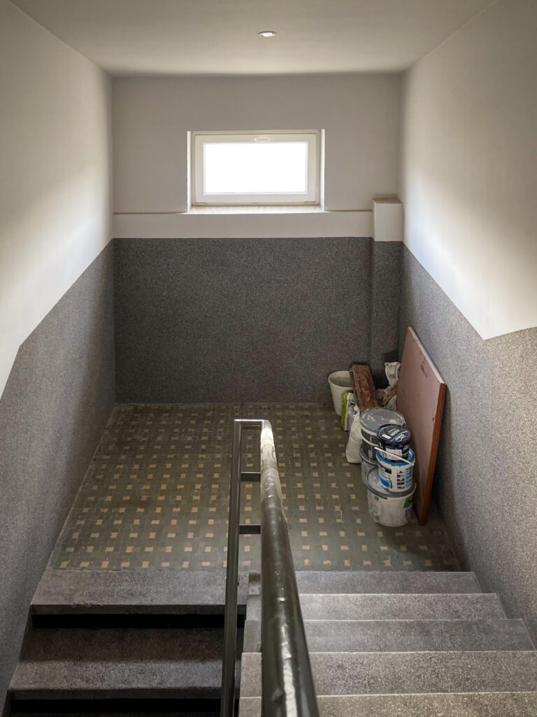 Klatka schodowa, czwarte półpiętro. Fot. Mariusz Majewski, 2021, źródło: Res in Ornamento