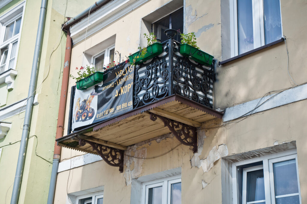 Balkon, elewacja frontowa. Fot. Teresa Adamiak, 2021, źródło: Res in Ornamento