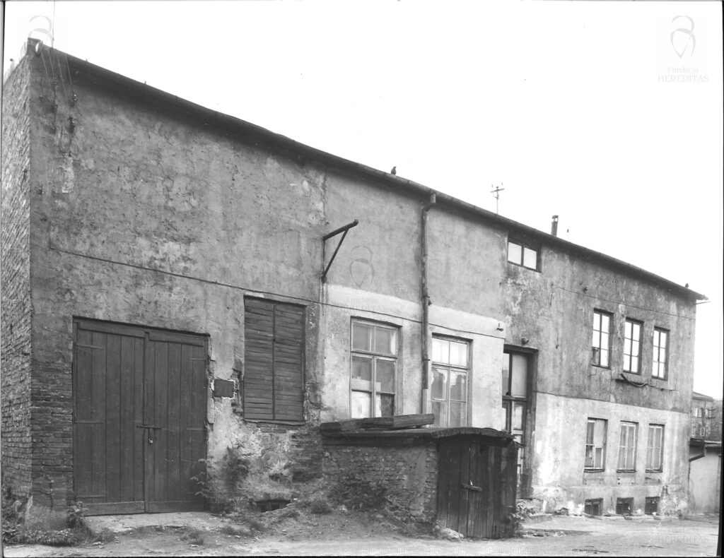 Targowa 50/52 - kamienica Budynek gospodarczy w podwórzu, fot. Bohdan Olechnicki, 1977, Archiwum WUOZ w Warszawie