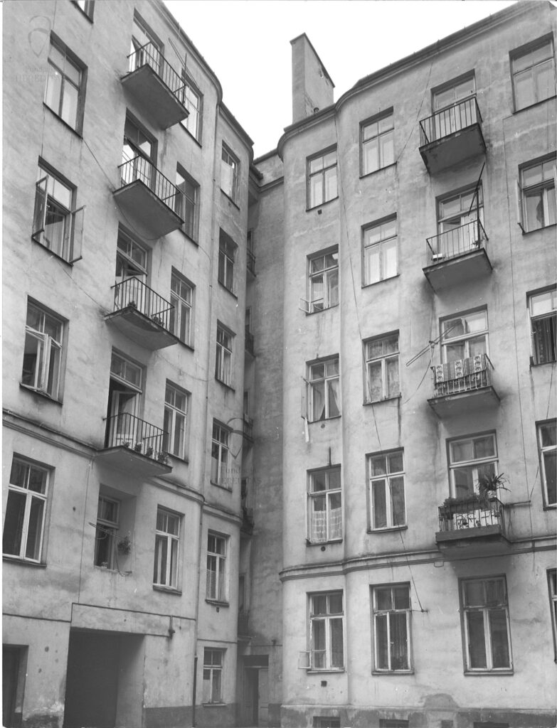 Targowa 63 - kamienica Elewacja od podwórza, fot. Bohdan Olechnicki, 1977, Archiwum WUOZ w Warszawie