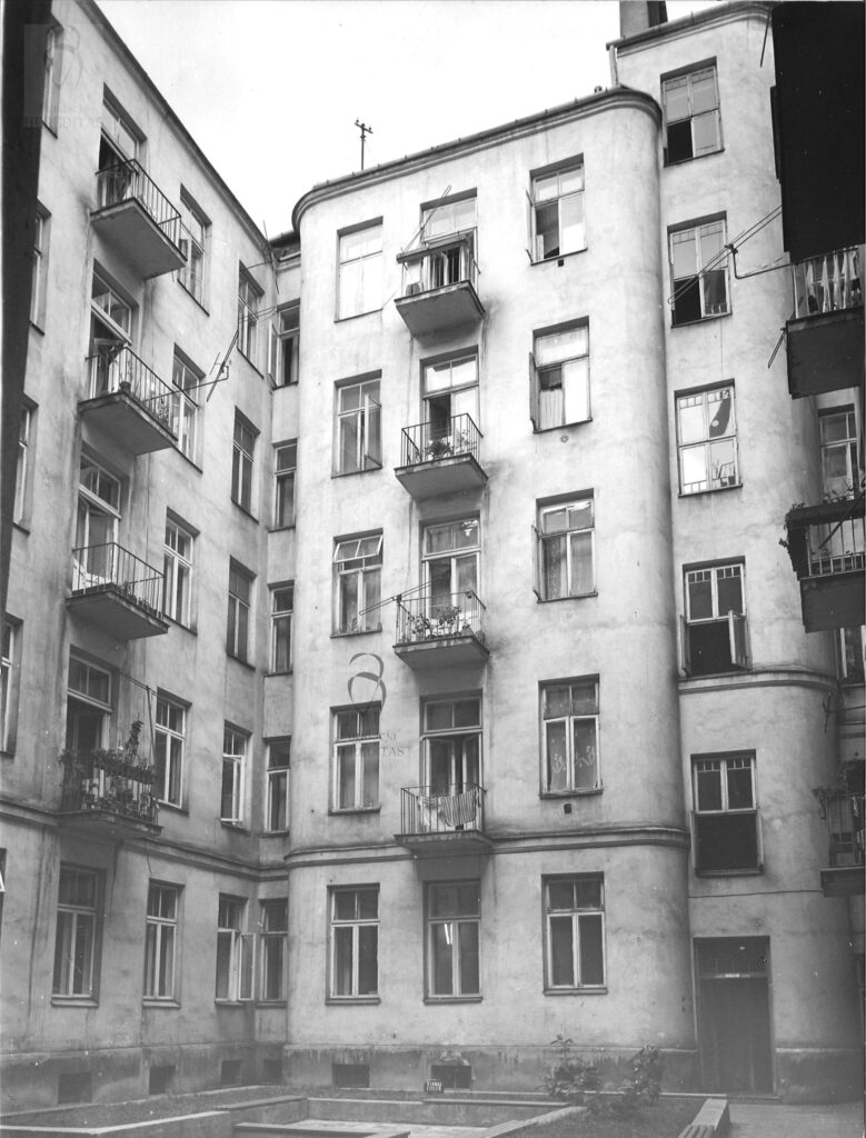 Targowa 63 - kamienica Elewacja od podwórza, fot. Bohdan Olechnicki, 1977, Archiwum WUOZ w Warszawie