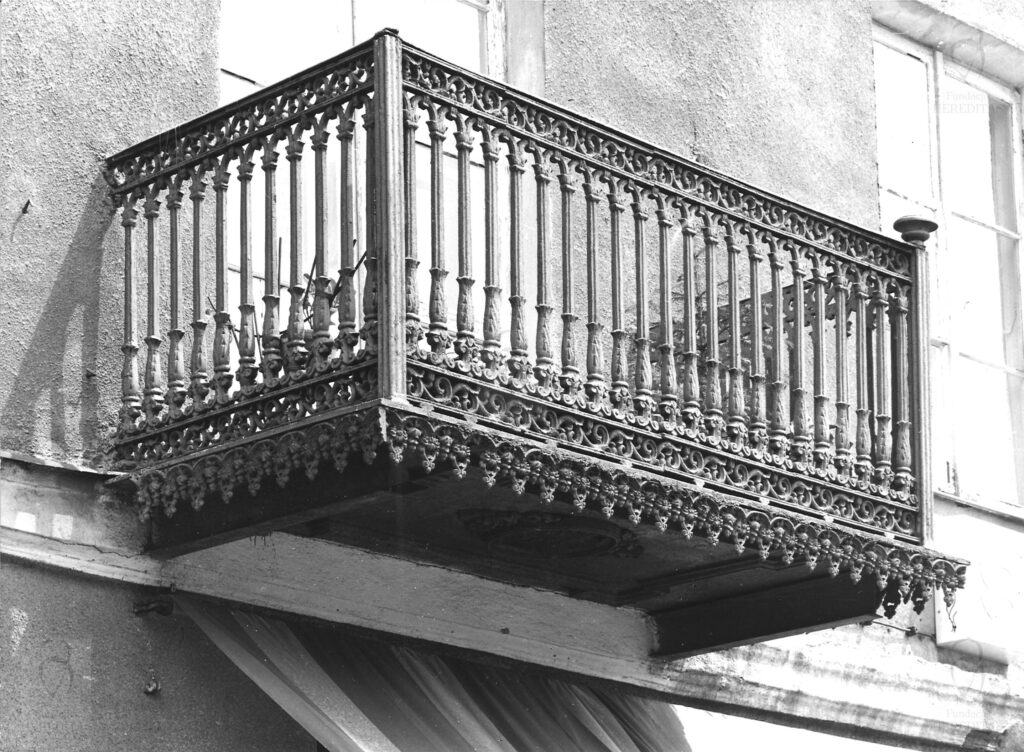 Targowa 8/Skaryszewska 2 - kamienica Balkon, fot. Bohdan Olechnicki, 1977, Archiwum WUOZ w Warszawie