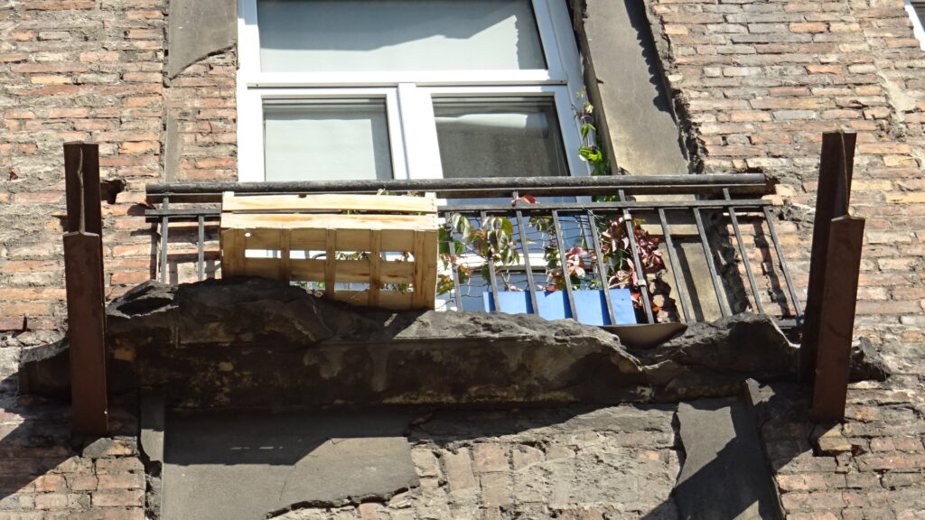 Balkon, elewacja, Targowa 48. Fot. A. Latoch, 2021