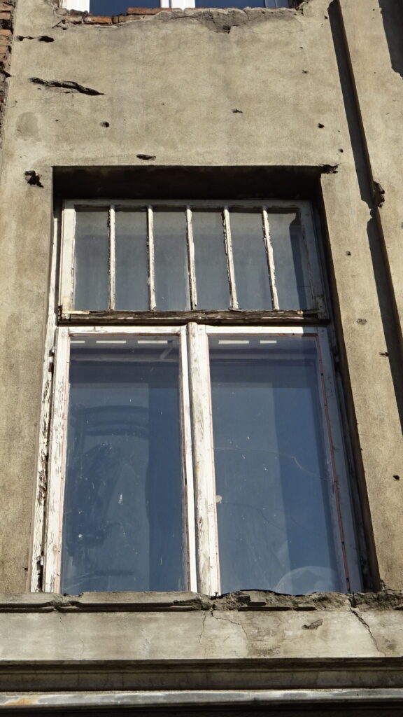 Okno, kamienica, Targowa 48. Fot. A. Latoch, 2021