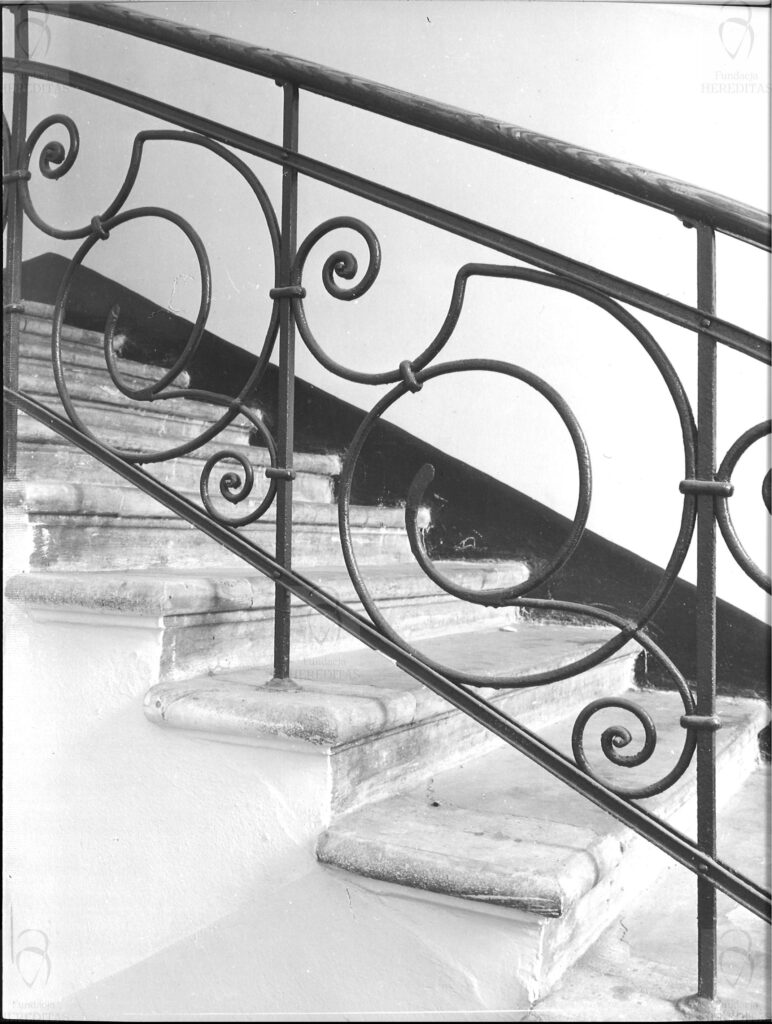 Targowa 64 - kamienica Balustrada schodów, fot. Bohdan Olechnicki, 1977, Archiwum WUOZ w Warszawie