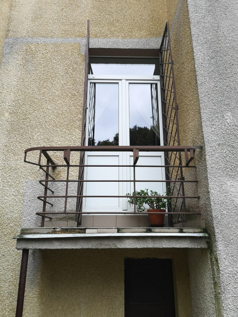 Balkon, elewacja tylna. Fot. Bożena Rudzisz, 2021, źródło: Studeo et Conservo