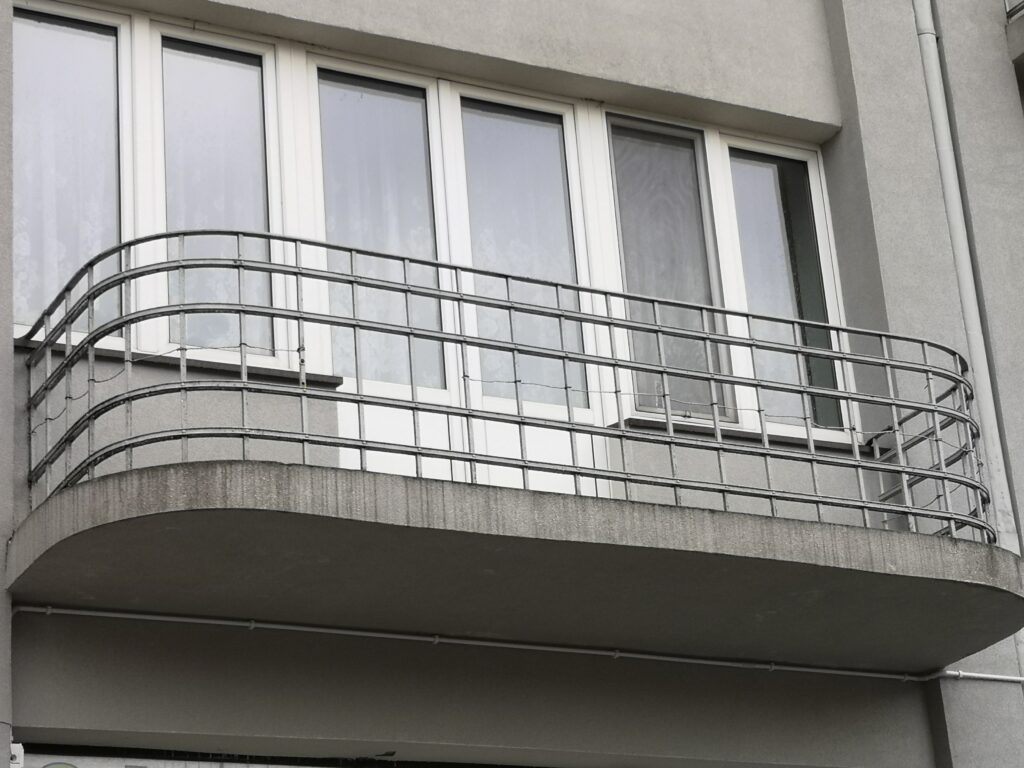 Balkon, elewacja frontowa. Fot. Bożena Rudzisz, 2021, źródło: Res in Ornamento