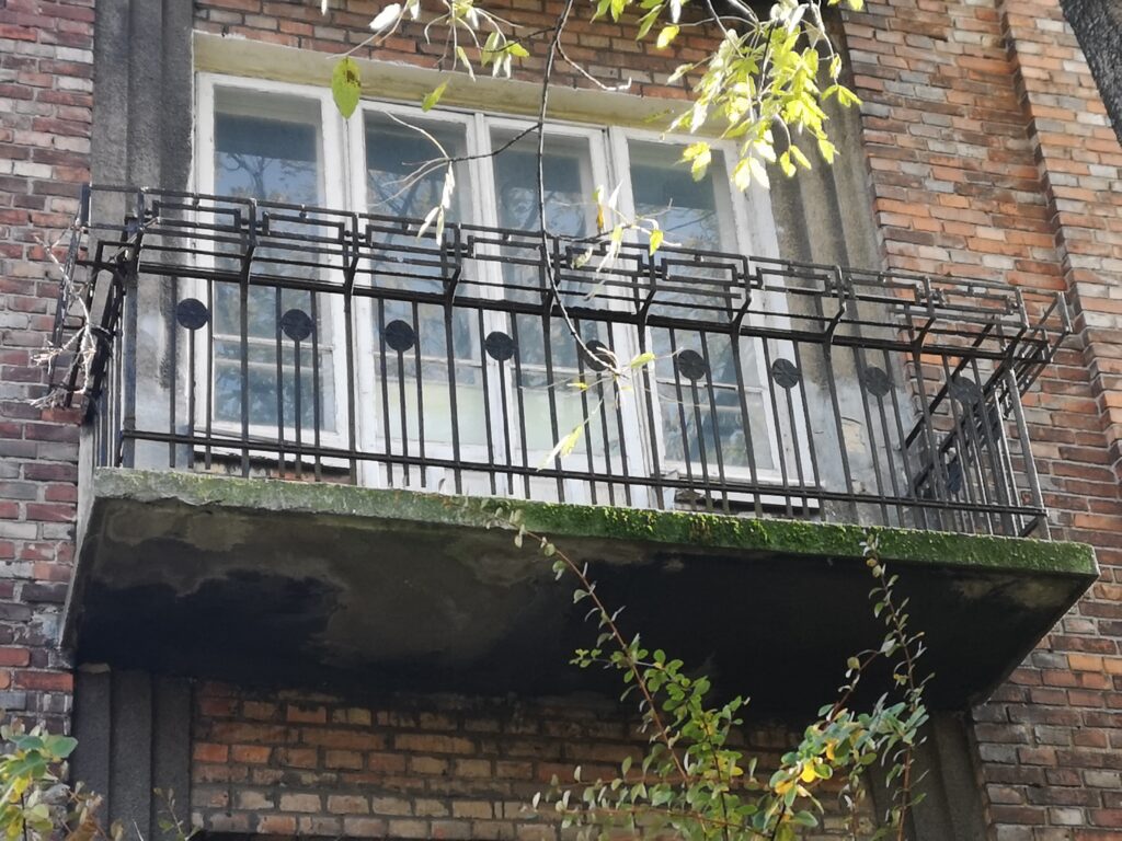Balkon. Fot. Bożena Rudzisz, 2021, źródło: Res in Ornamento
