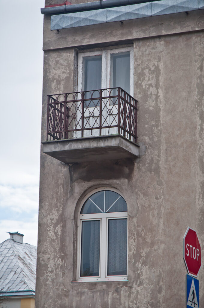 Balkon, elewacja frontowa. Fot. Teresa Adamiak, 2021, źródło: Res in Ornamento