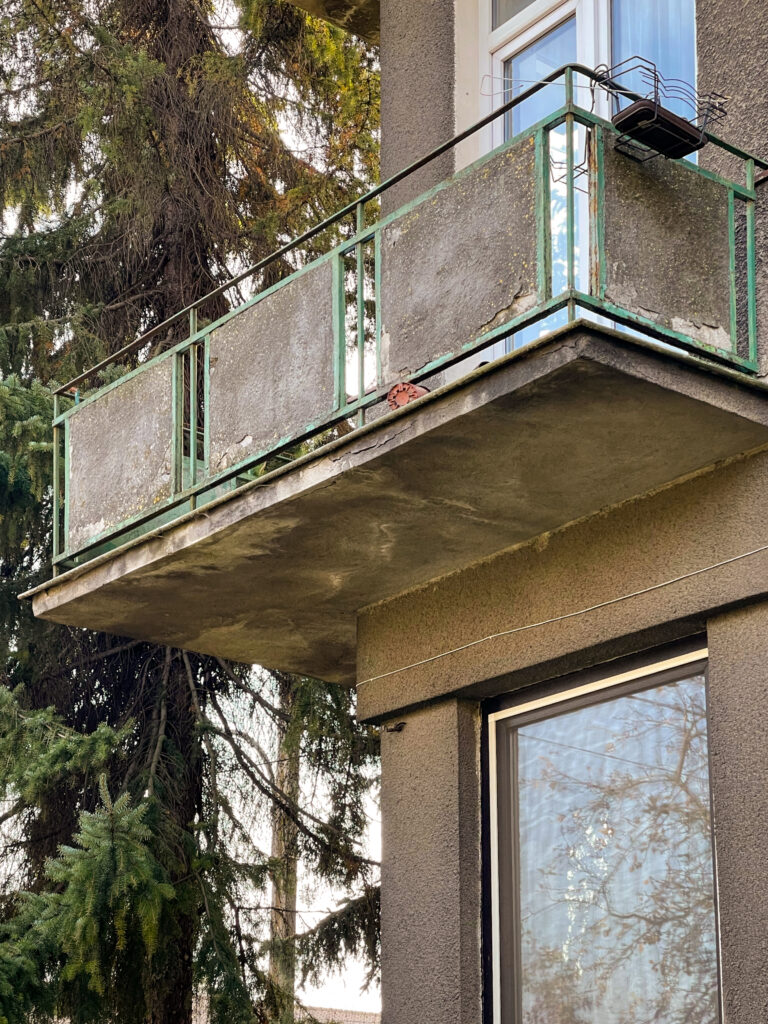 Balkon, I piętro, elewacja boczna. Fot. Mariusz Majewski, 2021, źródło: Res in Ornamento