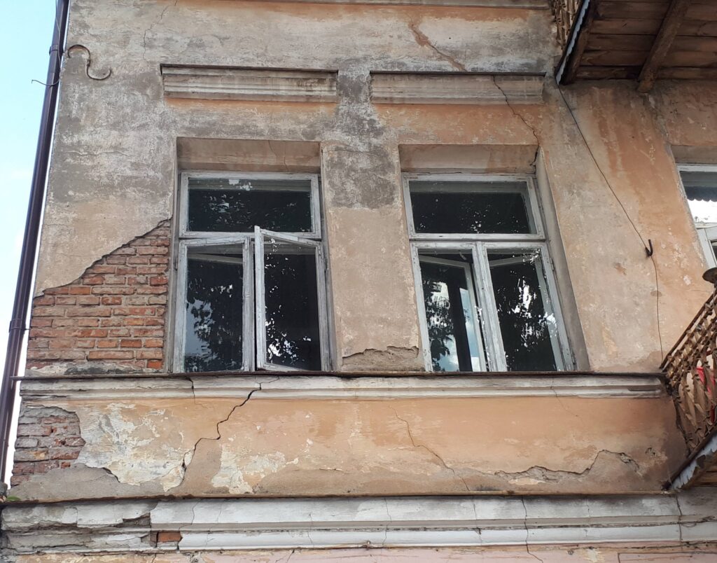 Okna, elewacja frontowa. Fot. Robert Marcinkowski 2021, źródło: Res in Ornamento