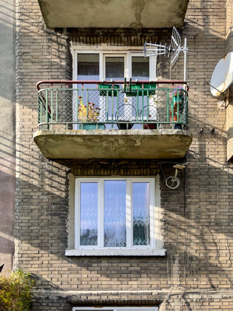 Balkon, elewacja frontowa. Fot. Mariusz Majewski, 2021, źródło: Res in Ornamento