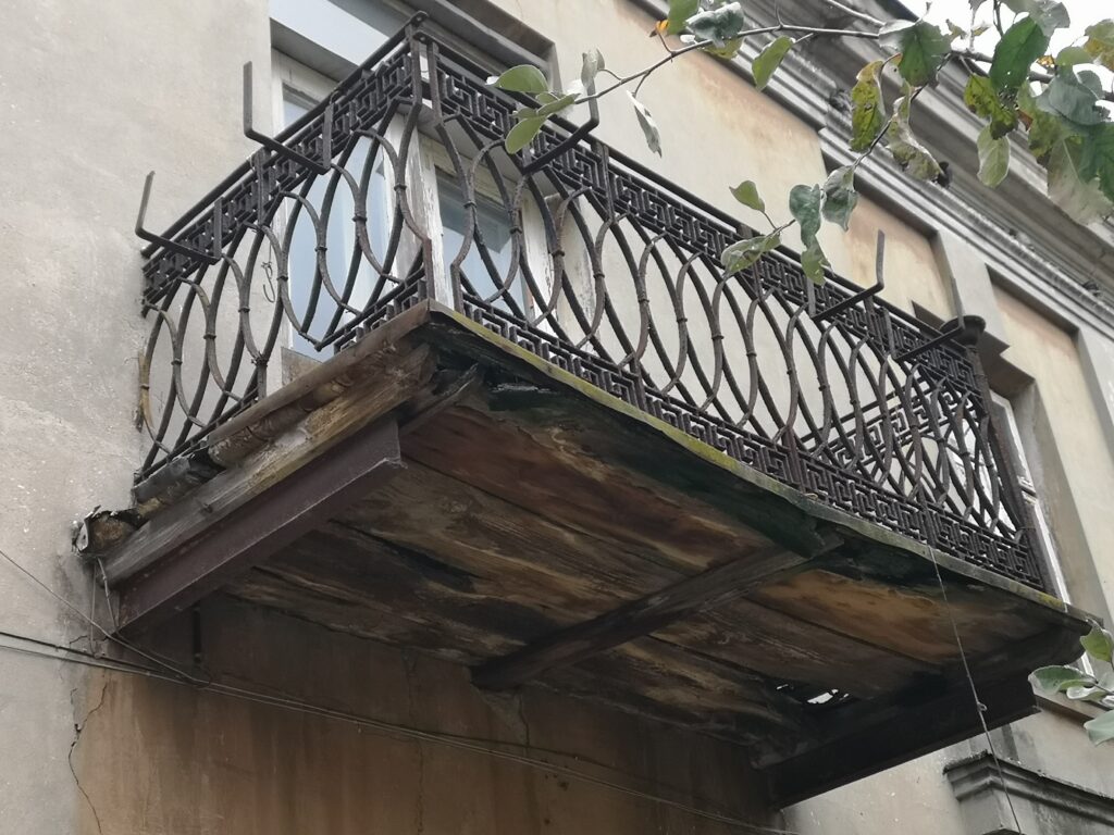 Balkon, elewacja tylna. Fot. Bożena Rudzisz, 2021, źródło: Res in Ornamento