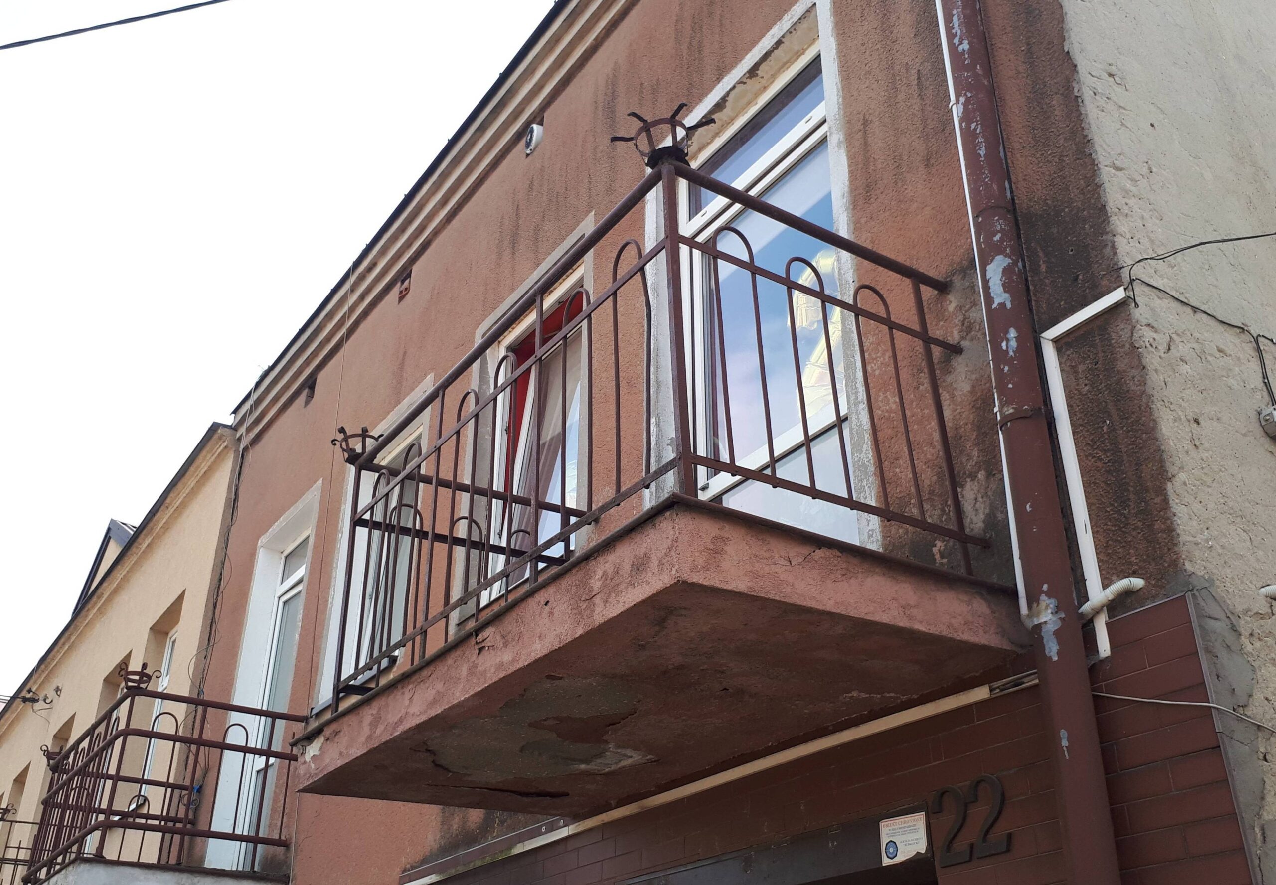 Elewacja frontowa. Balkon. Fot. Robert Marcinkowski 2022 r., źródło: Res in Ornamento II.